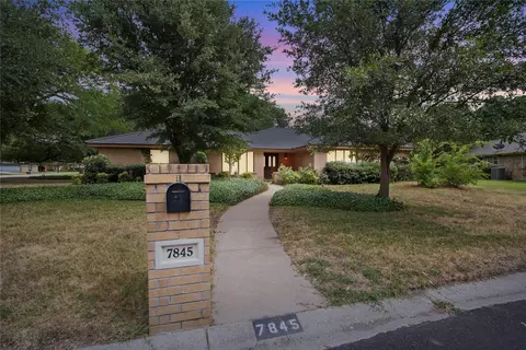 7845 Skylake Dr, Fort Worth, TX 76179