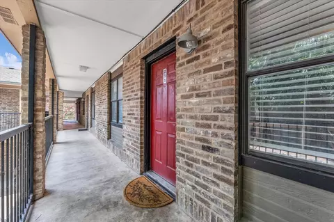 1421 S 12th St #211, Waco, TX 76706