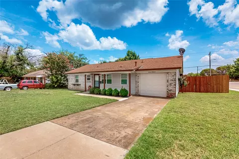 700 E Mission St, Crowley, TX 76036