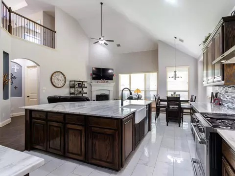 1232 Grant Ave, Lantana, TX 76226