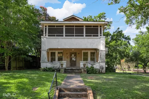 561 Forest Ave, Shreveport, LA 71104