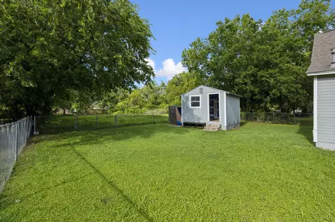 Exterior - 808 E High St, Terrell, TX 75160 photo 4 of 4