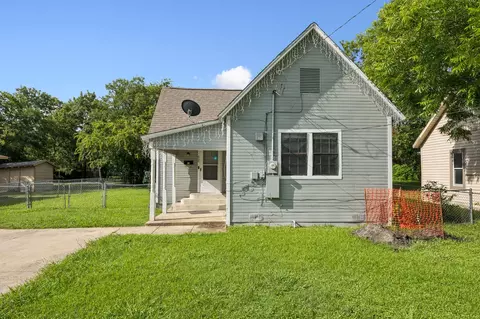 808 E High St, Terrell, TX 75160