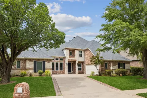 2625 Creekway Dr, Carrollton, TX 75010