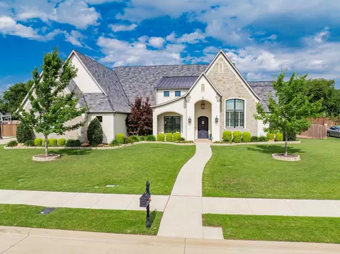2223 Somerfield Dr, Midlothian, TX 76065