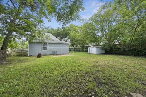 Exterior - 1000 E Brin St, Terrell, TX 75160 photo 5 of 5