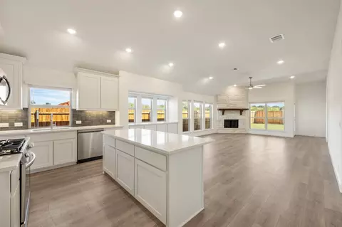 301 Saddlewood Trl, Commerce, TX 75428 photo 9