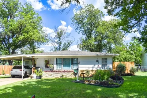 1921 S China St, Brady, TX 76825