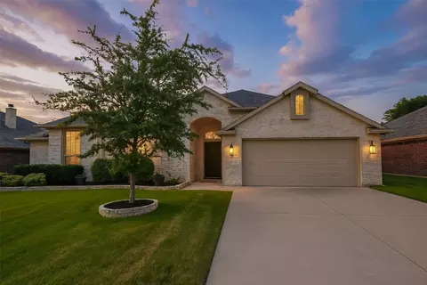 204 Brinkley Dr, Saginaw, TX 76179