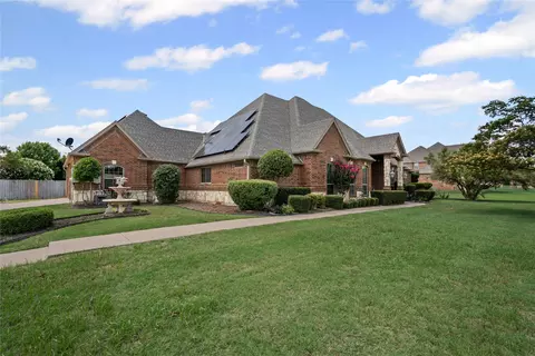 5450 Lucca Dr, Fort Worth, TX 76140