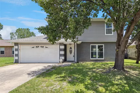 6569 Westridge Dr, Watauga, TX 76148