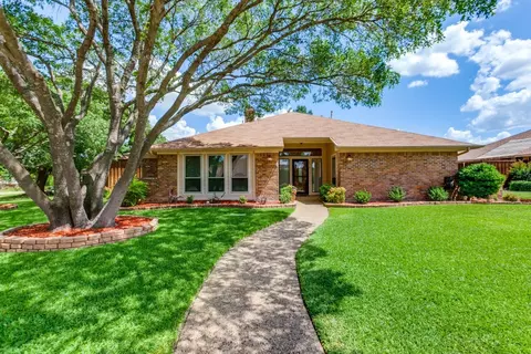 2514 Golden Oaks Dr, Garland, TX 75044
