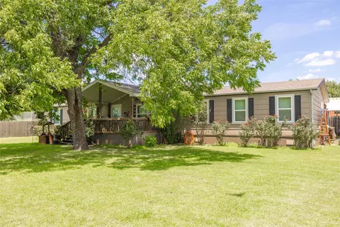 201 W Bivar Ave, De Leon, TX 76444