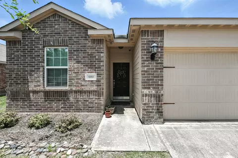 6161 Chalk Hollow Dr, Fort Worth, TX 76179
