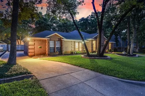 3008 Stone Bluff Ct, Arlington, TX 76017