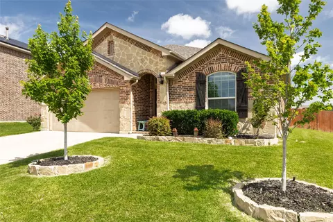 377 Pin Cushion Trl, Burleson, TX 76028