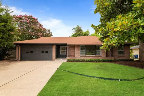 214 Easton Rd, Dallas, TX 75218
