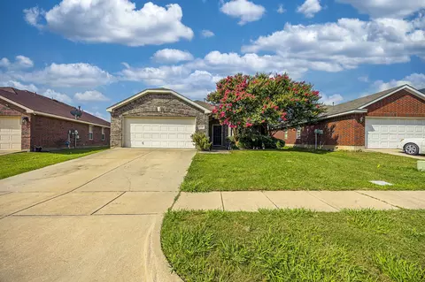 8132 Tierra Del Sol Rd, Arlington, TX 76002