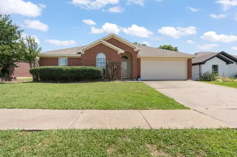 808 Elbe Dr, Arlington, TX 76001