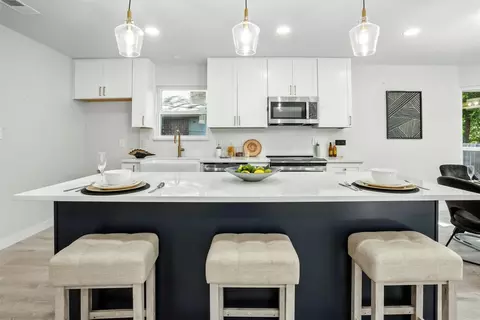 5205 Parliament Dr, Arlington, TX 76017