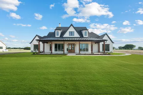 12100 Riek Rd, Krum, TX 76249