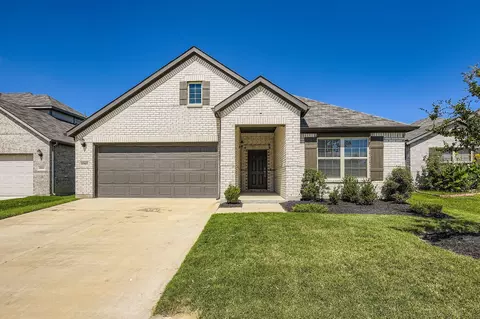 8905 Copper River Dr, Fort Worth, TX 76131