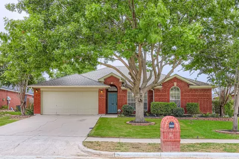 2204 Savannah Dr, Mansfield, TX 76063