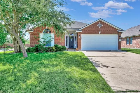 10140 China Creek Dr, Waco, TX 76708