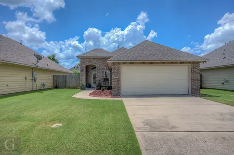 3933 White Lake Dr, Bossier City, LA 71111