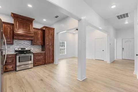 512 E Willingham St, Cleburne, TX 76031 photo 20