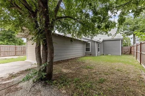 512 E Willingham St, Cleburne, TX 76031 photo 32
