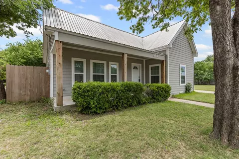 512 E Willingham St, Cleburne, TX 76031 photo 5