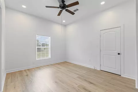 512 E Willingham St, Cleburne, TX 76031 photo 17