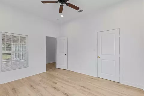 512 E Willingham St, Cleburne, TX 76031 photo 11