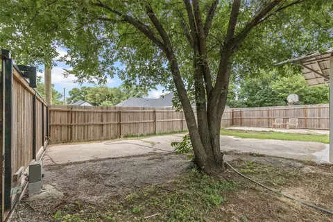 512 E Willingham St, Cleburne, TX 76031 photo 35