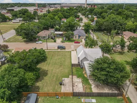 512 E Willingham St, Cleburne, TX 76031 photo 40