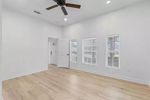 512 E Willingham St, Cleburne, TX 76031 photo 13