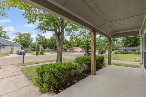 512 E Willingham St, Cleburne, TX 76031 photo 8