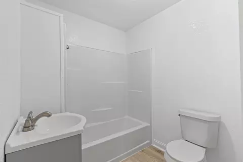 512 E Willingham St, Cleburne, TX 76031 photo 15