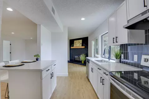 1105 Hickory Hill Dr, Arlington, TX 76014