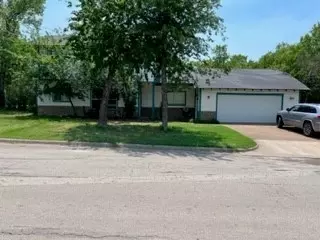 100 Second St, Glen Rose, TX 76043