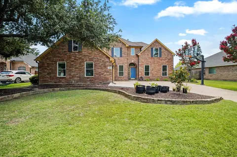 327 Village Trl, Trophy Club, TX 76262