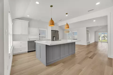 301 E Wall St, Grapevine, TX 76051