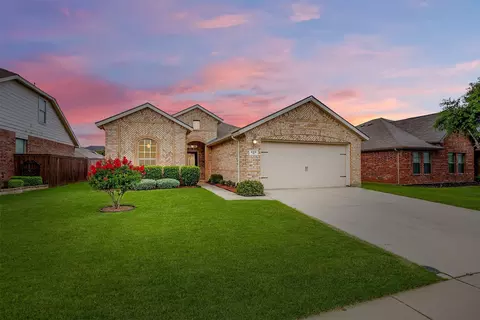 429 Foxcraft Dr, Fort Worth, TX 76131