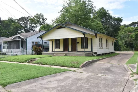 2527 Emery St, Shreveport, LA 71103