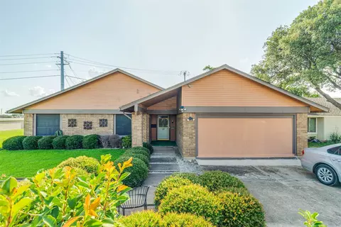 2605 Elk Grove Rd, Carrollton, TX 75007