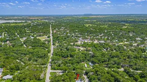 2716 Forest Park Dr, Granbury, TX 76048