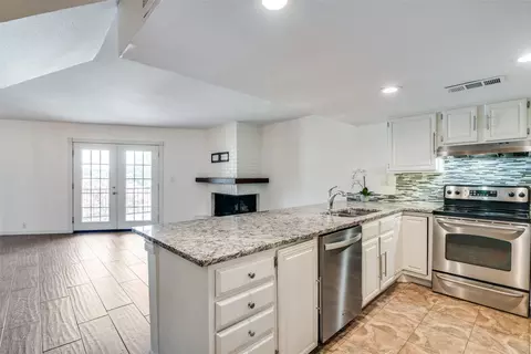 438 Yacht Club Dr #F, Rockwall, TX 75032