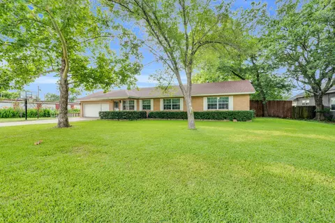 311 Commerce St, Maypearl, TX 76064