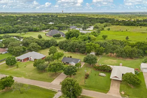 232 Bluebonnet Dr, Burleson, TX 76028